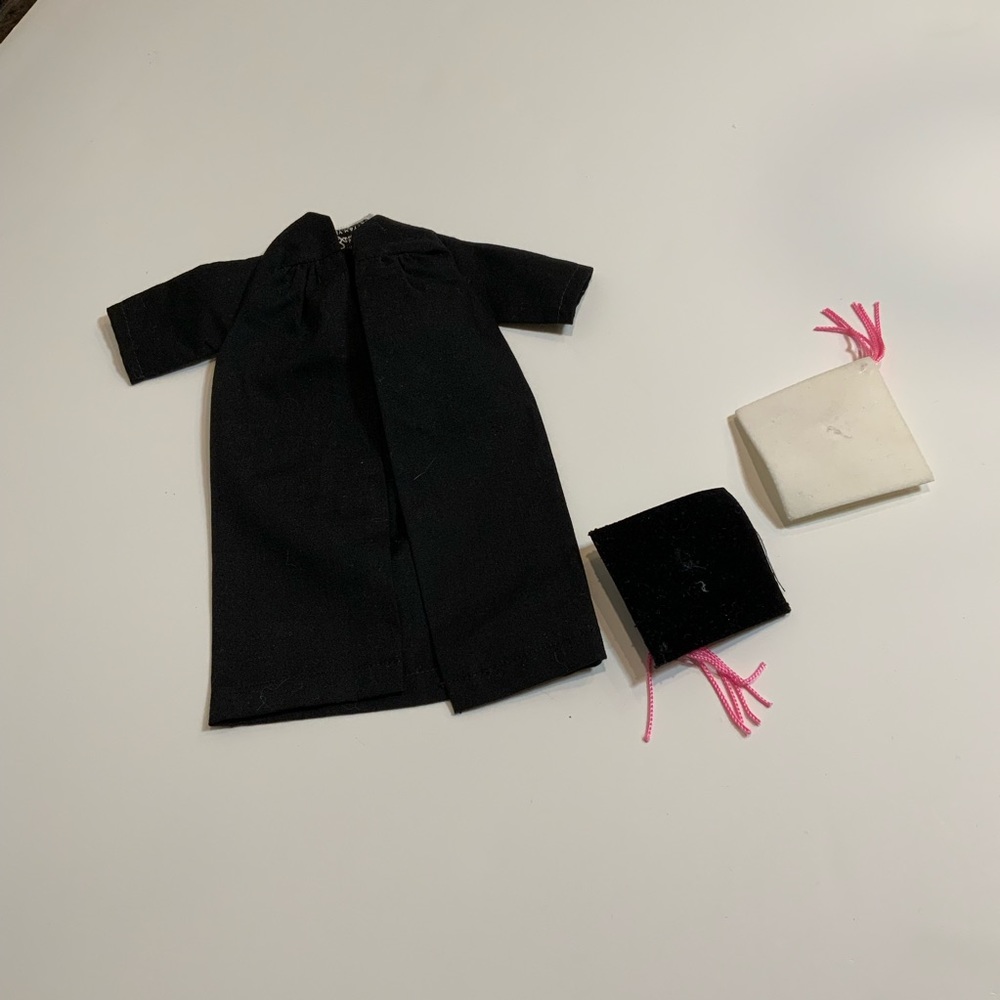 Barbie VINTAGE Graduation gown # 945 (1963-1964)